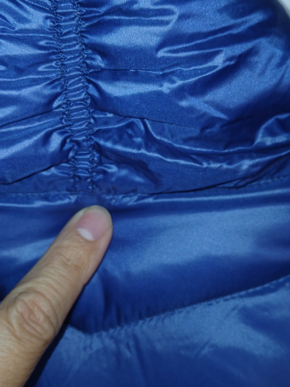 L.L. Bean Downtek Women's Puffer‎ Vest in Deep Blue - Large - Picture 4 of 9